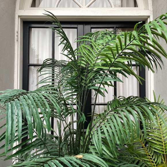 Selling pre-loved clothing ❤️ These items are very well-taken care of. - Picture 2 of 2